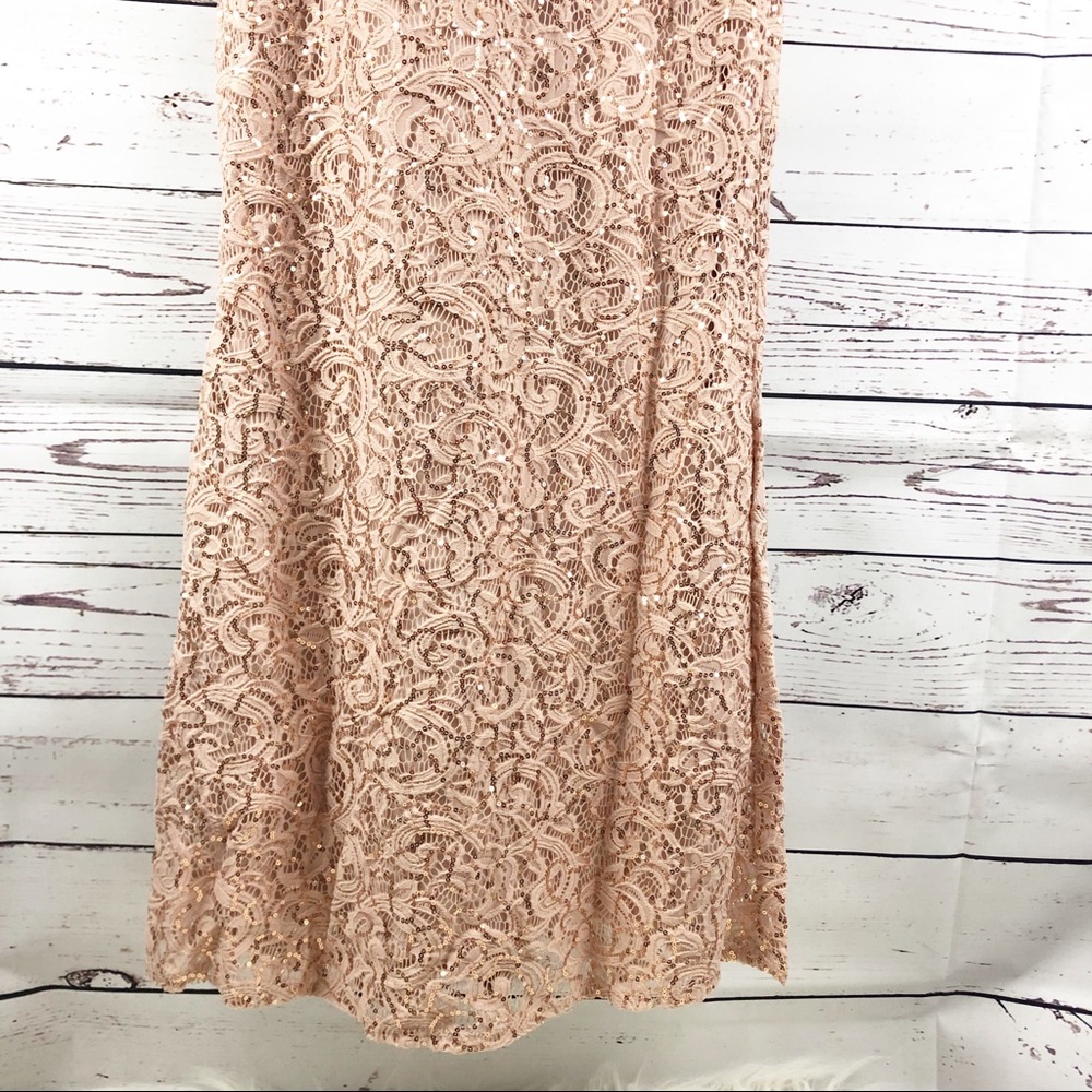 💰SOLD💰Marina long sleeve lace gown - Picture 4 of 8